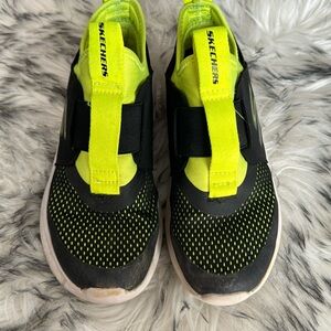 Skechers neon green size 4